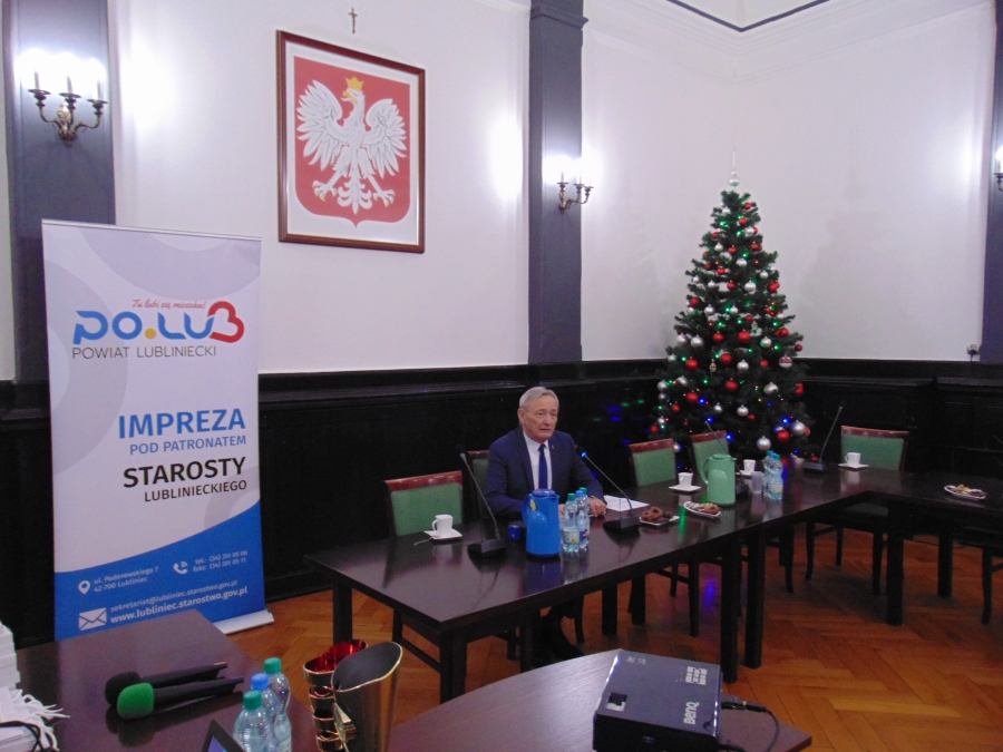Spotkanie świąteczne Podokręgu Lubliniec okazją do wręczenia certyfikatów nadanych przez PZPN szkółkom piłkarskim
